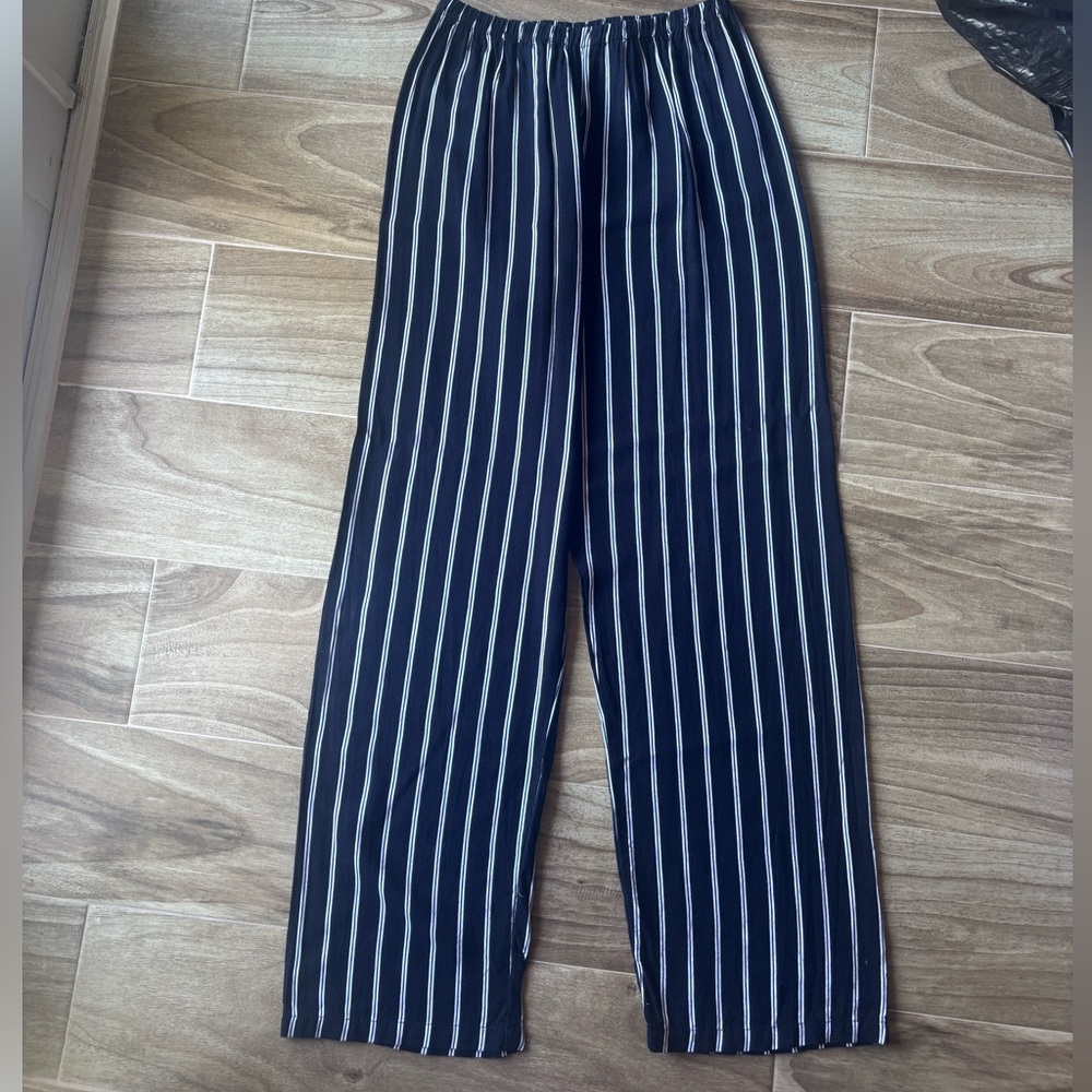 Brandy Melville Navy and White Striped Pants